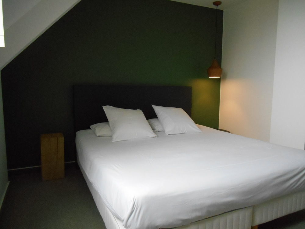 Hotel De France แซ็ง-โปล-เดอ-ลีอง ภายนอก รูปภาพ