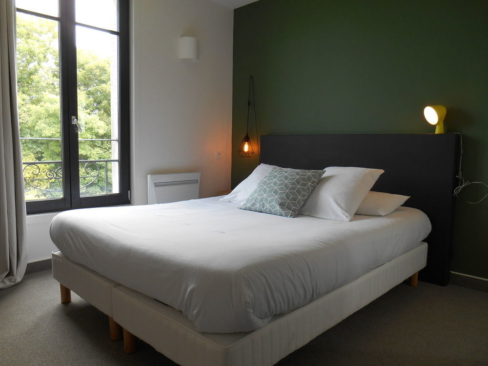 Hotel De France แซ็ง-โปล-เดอ-ลีอง ภายนอก รูปภาพ